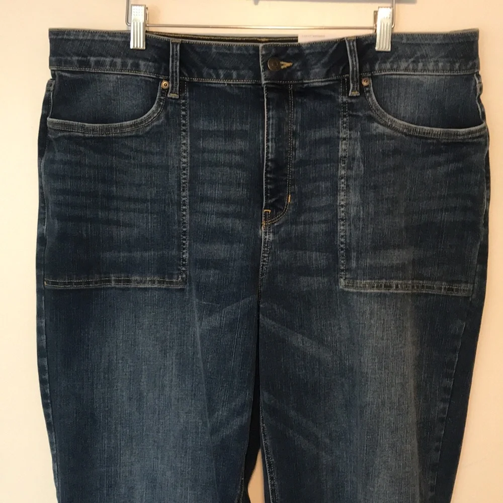NEW Liz Claiborne Wide Leg Jean. 16‎